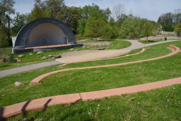 Ryan Stanton/Ann Arbor News via AP