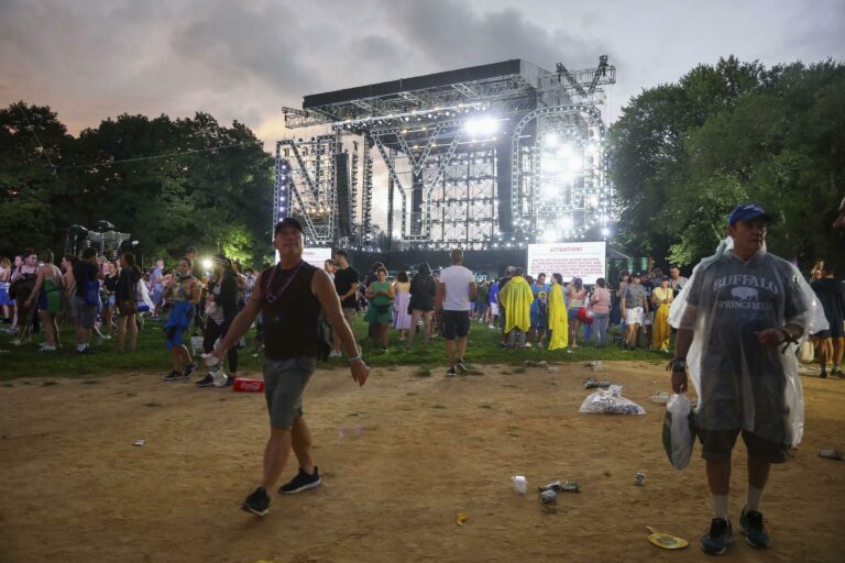 Andy Kropa / Invision / AP