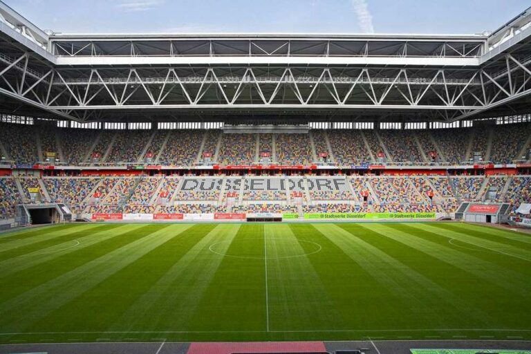 Ansgar M. van Treeck