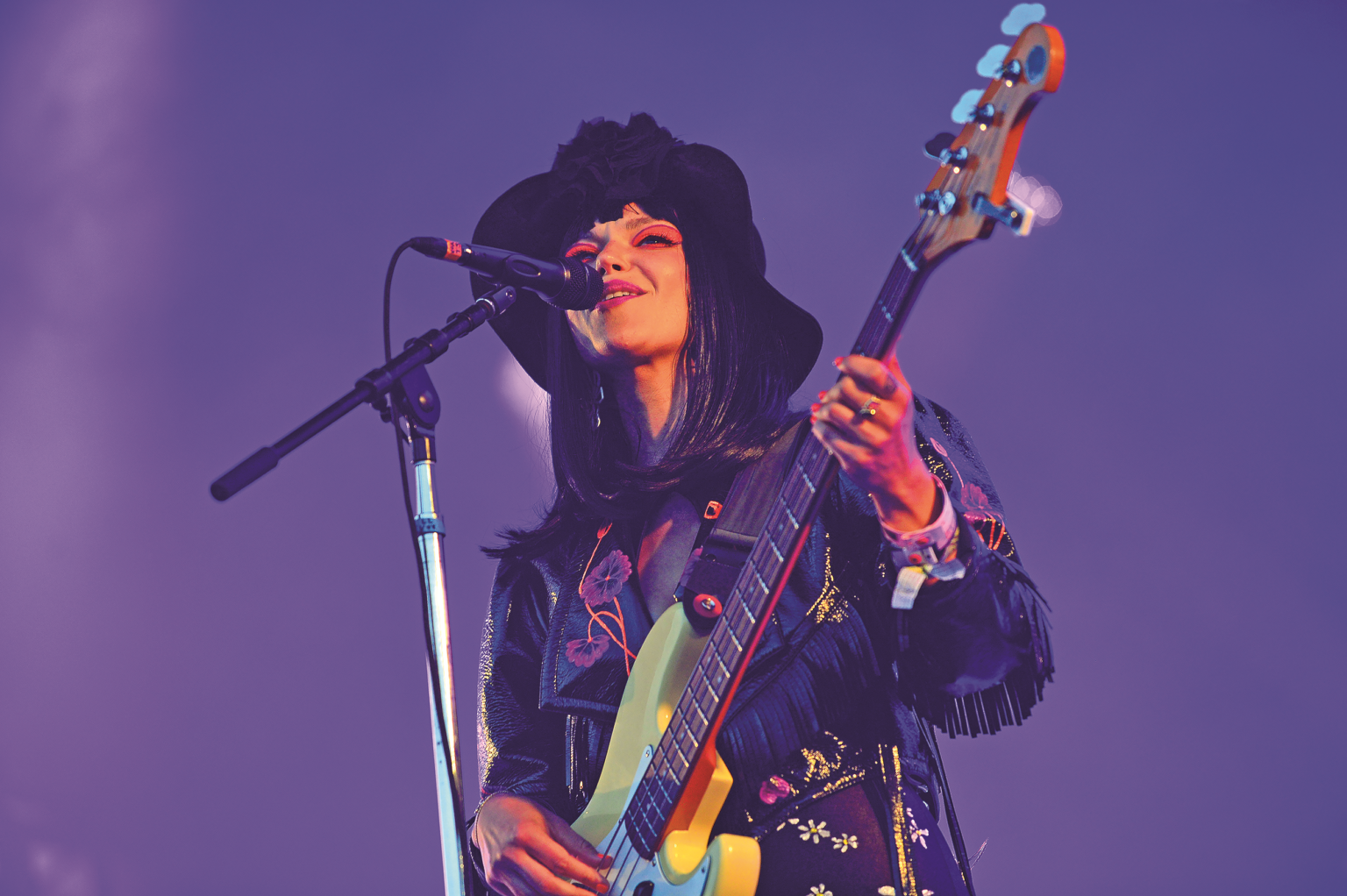 Khruangbin Charts With Summer Sellouts Pollstar News