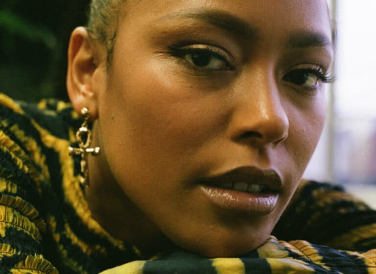 Hannah Shogbola Headshot CROPPED