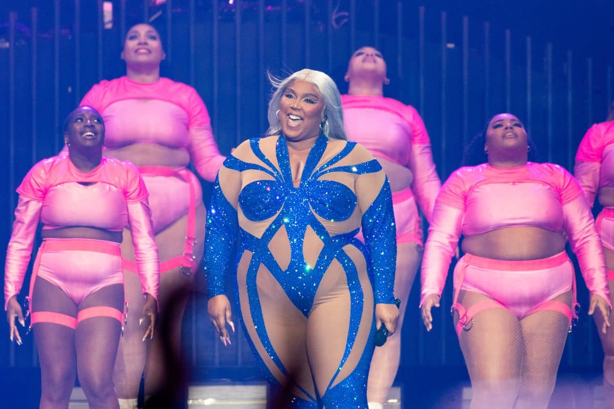 Chart Scene Lizzo Leaps Into Live75's Top 5 Pollstar News