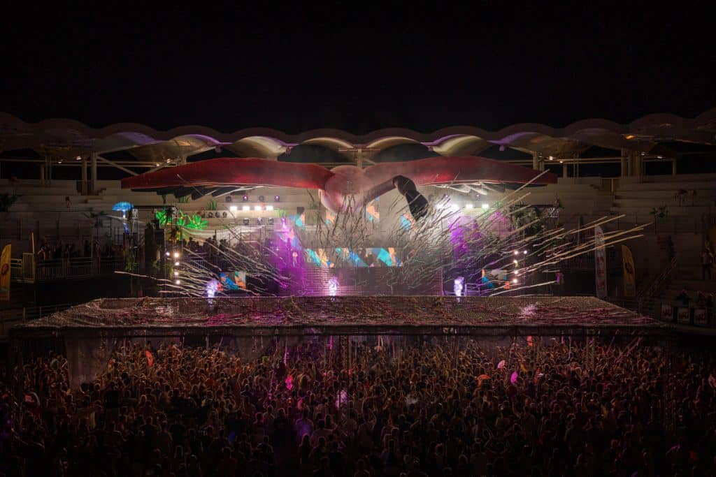 main stage Lunel Arenas by night SMALL