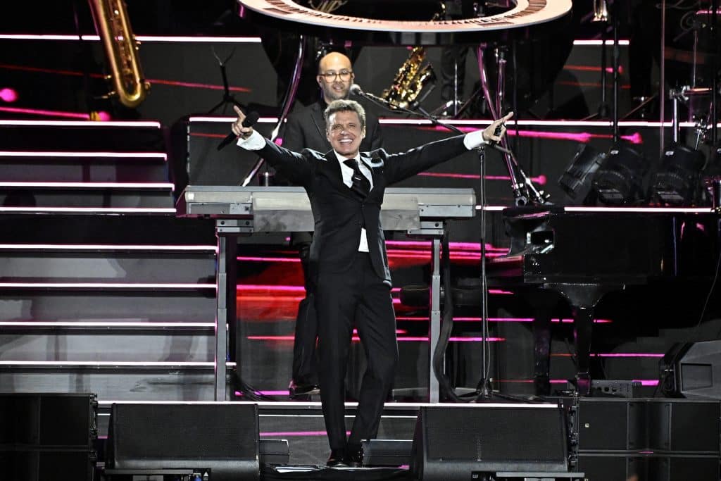 Luis Miguel Triumphs In His Concert At The Santiago Bernabeu