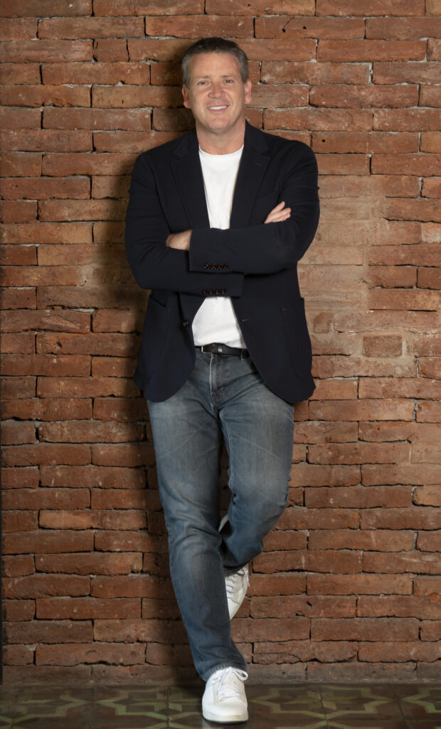 Be Live Daniel Hiller Wall de pie