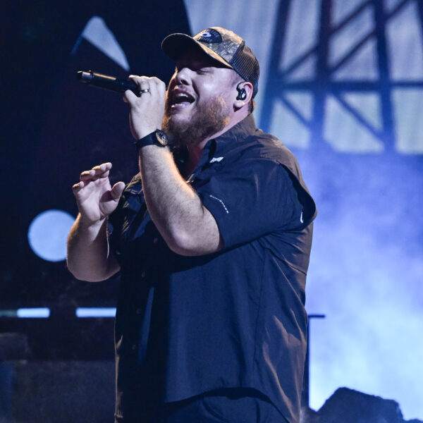 The 58th Annual CMA Awards Show