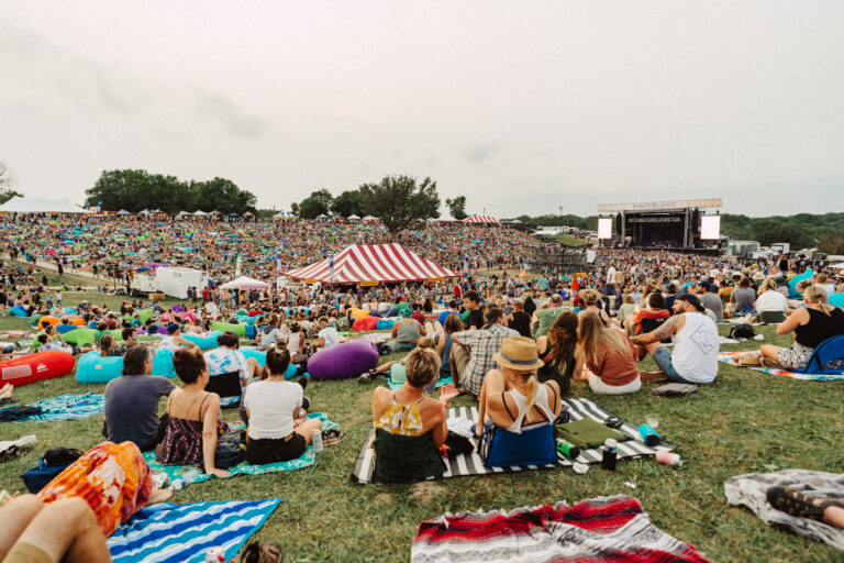 Crowd leicht 09549 (1)