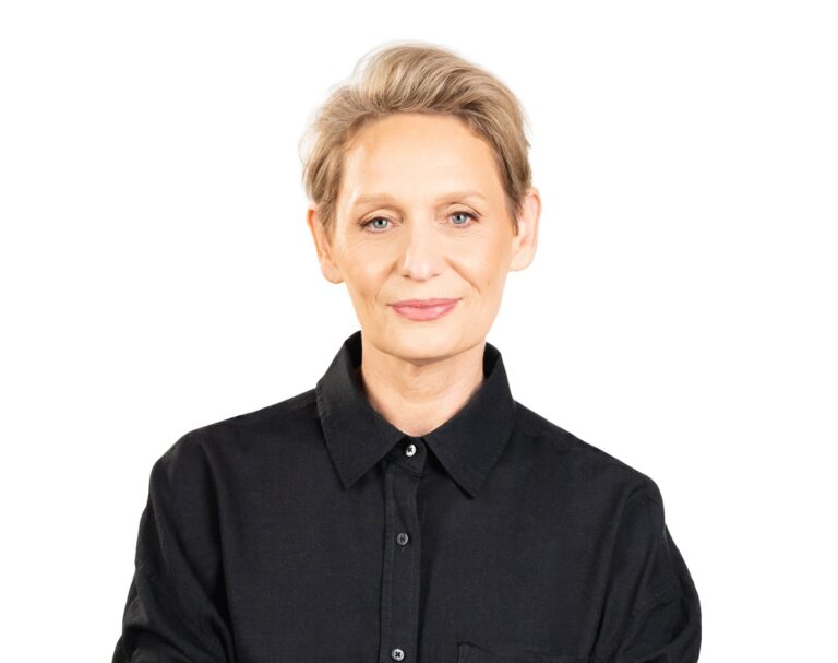 Milly Olykan cropped