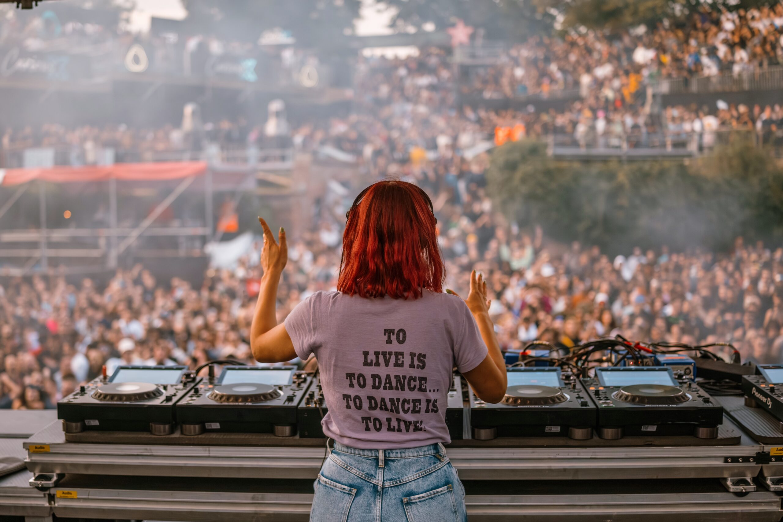 NINA KRAVIZ EXIT 2025