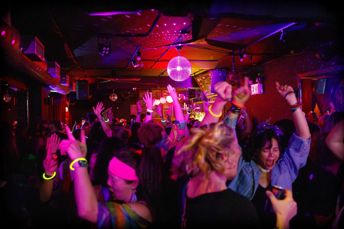 Parkside Lounge Mar 22 2025 AtomicClock 19