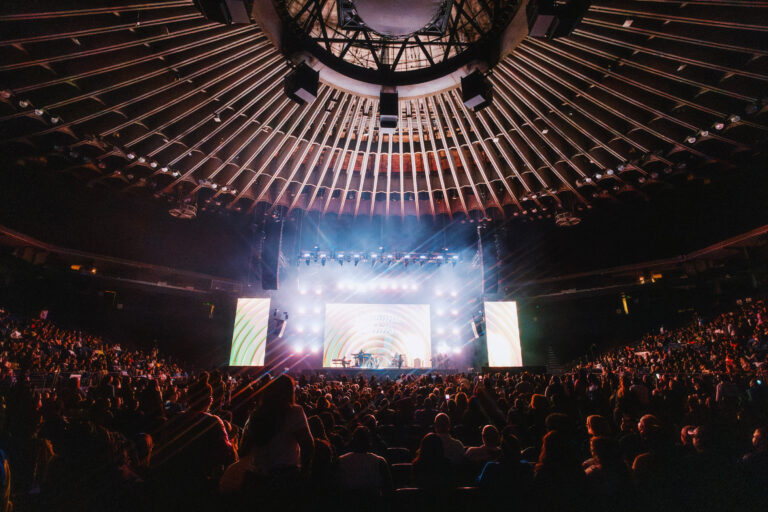 OaklandArenaStageStephanie Mills