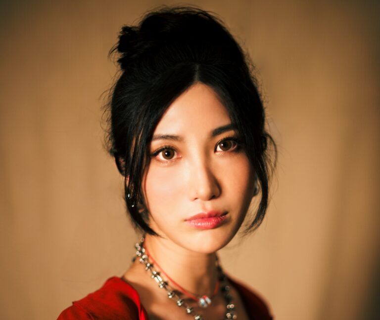 EJAE.photo.by.Tim.Westover crop