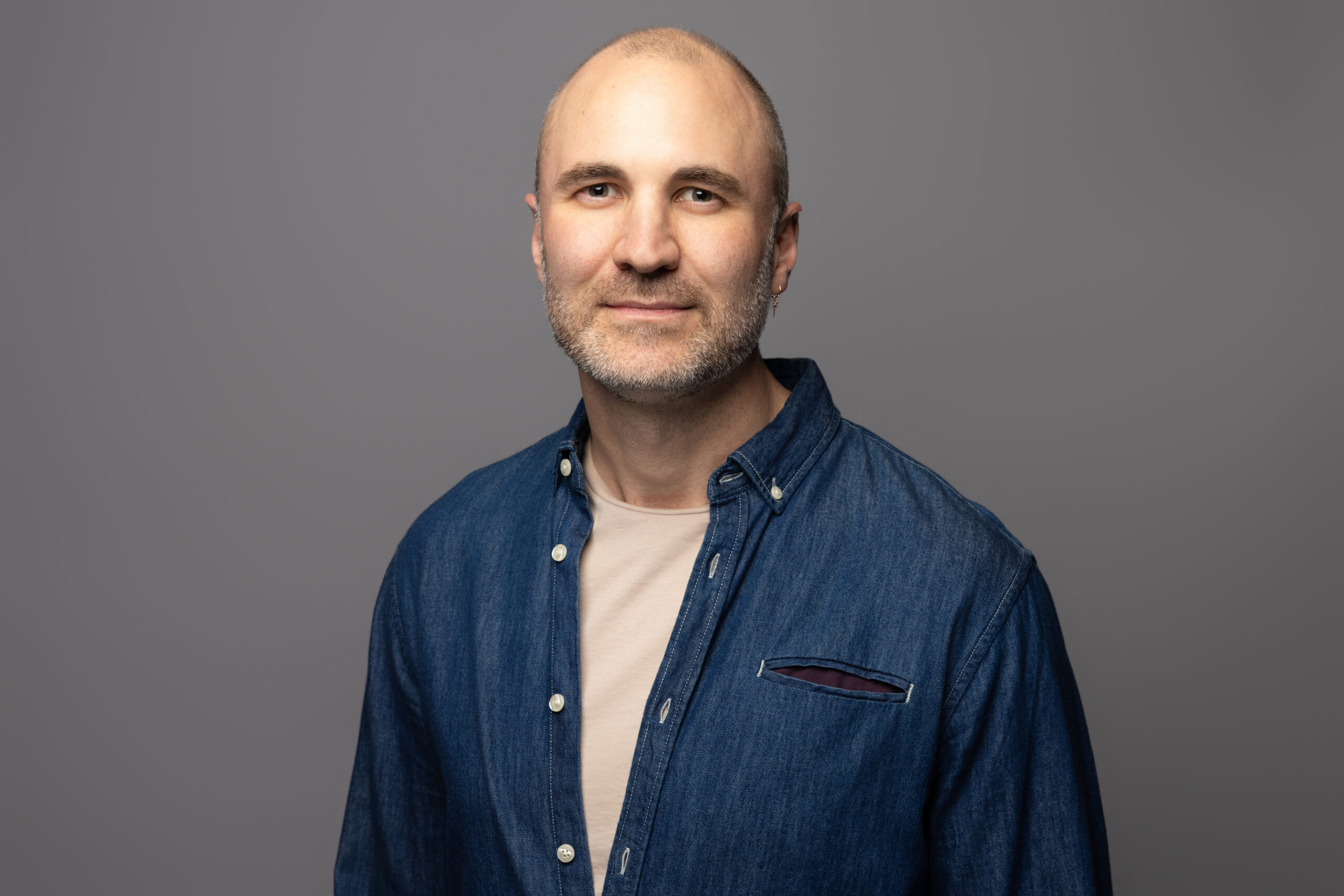 Alex Becket Headshot 11.2025