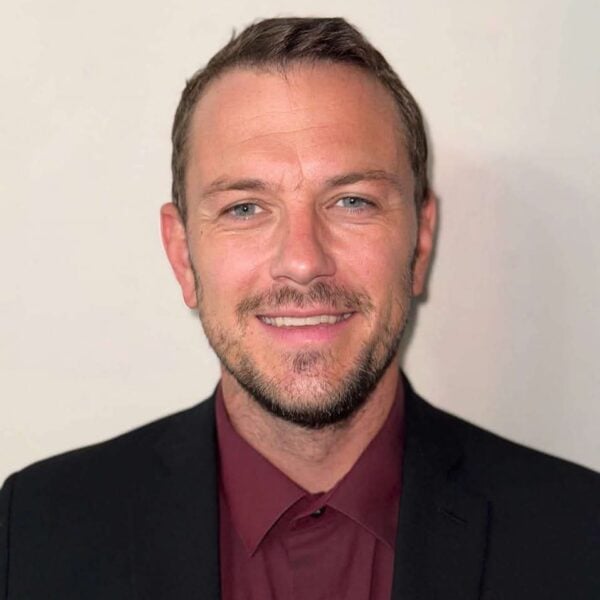 Robert Thomas Headshot