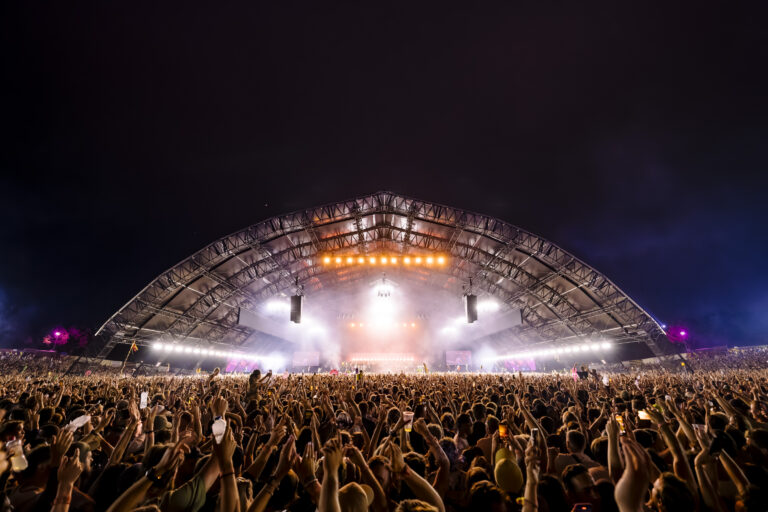 LL25 20250815 2309 MaxKneefel MK96725D Social