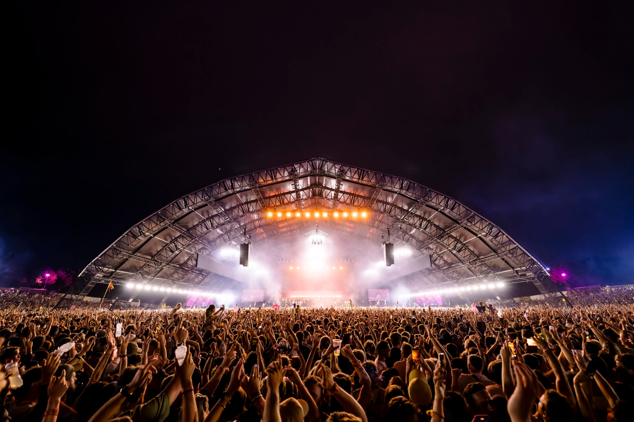 LL25 20250815 2309 MaxKneefel MK96725D Social