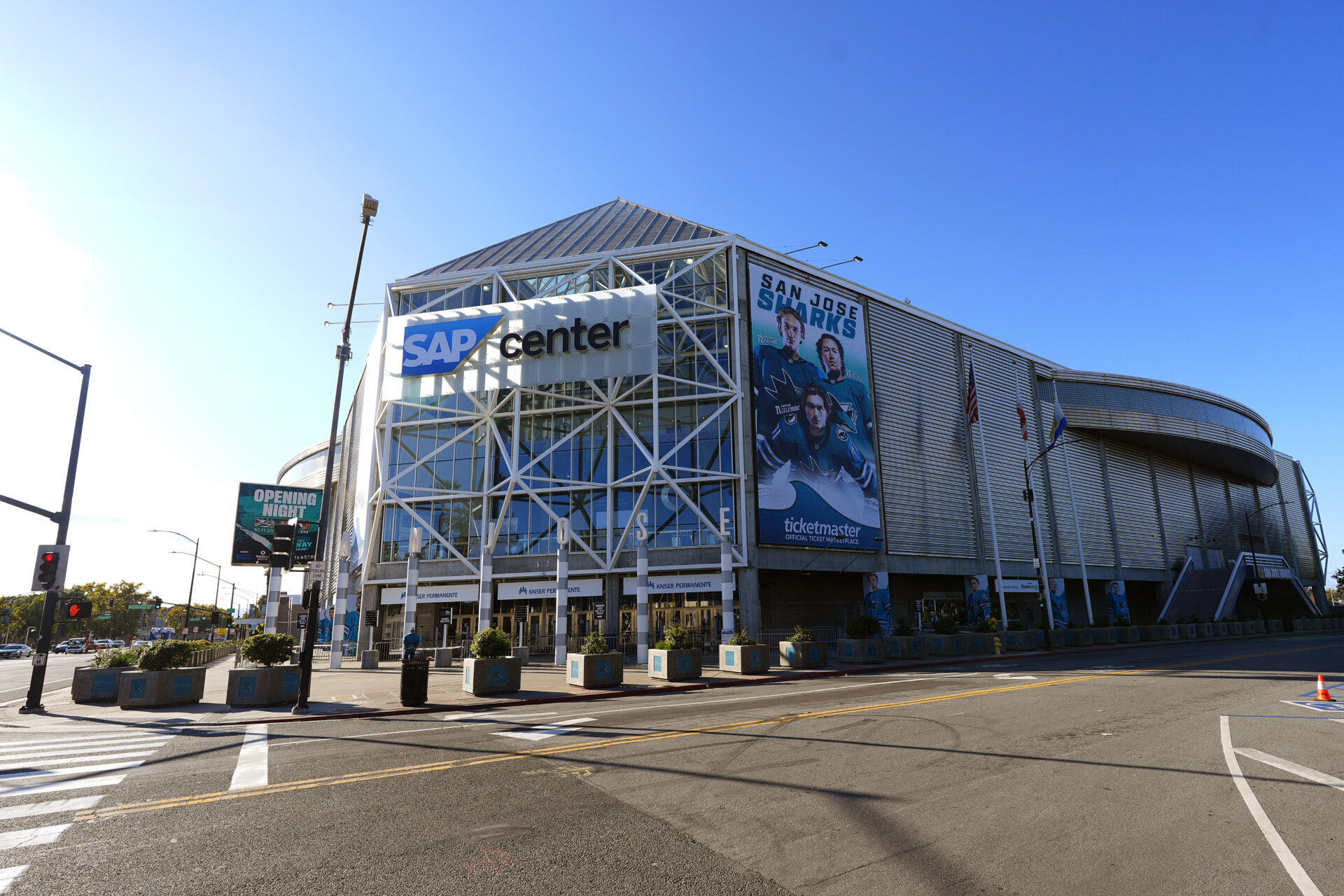 SApcenterGettyImages 2240697647