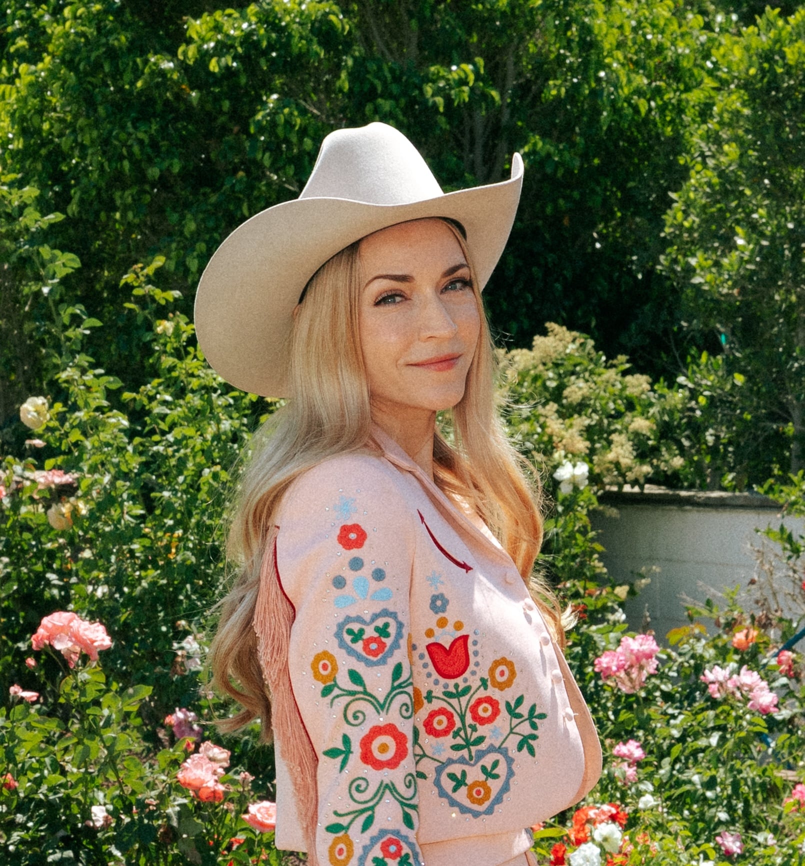 Stacy Vee Country Headshot (2) (1)