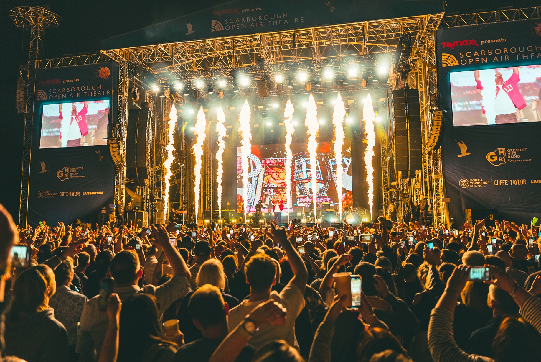 WILL SMITH ON STAGE AT TK MAXX PRESENTS SCARBOROUGH OPEN AIR THEATRE 2