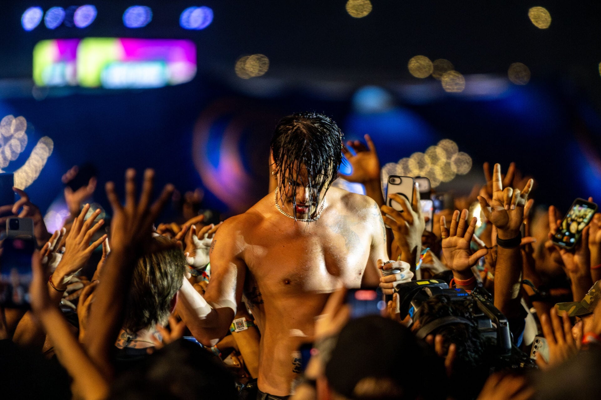06 Yungblud performing at H&M stage at Lollapalooza India 2026