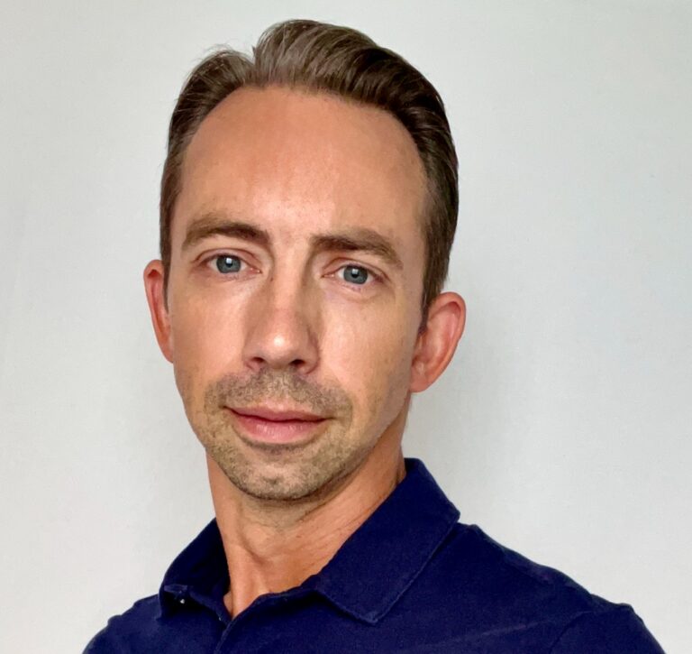 Daniel Wright headshot