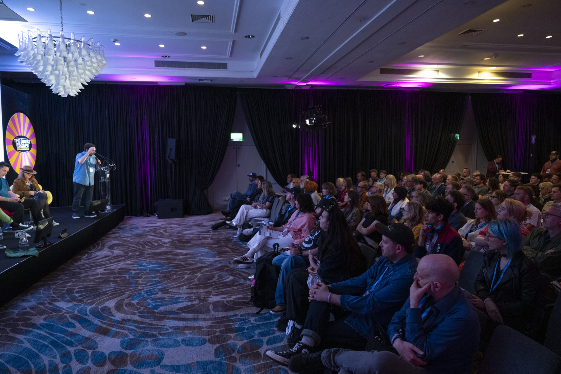 Thurs LeonardoHotel AI GJ 1611