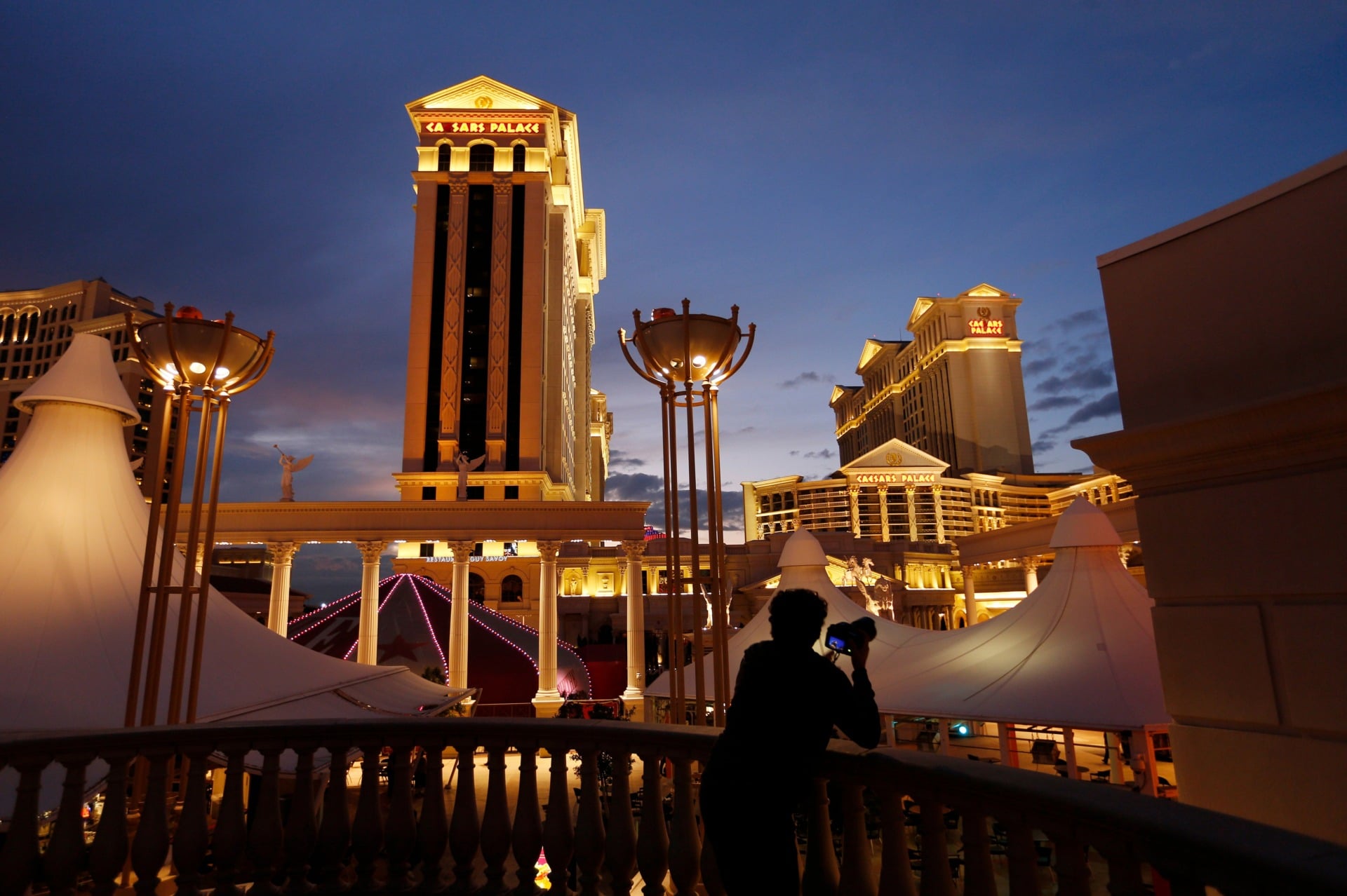 Golden Nugget/Houston Rockets Owner Fertitta Acquires Caesars Entertainment for $6 Billion