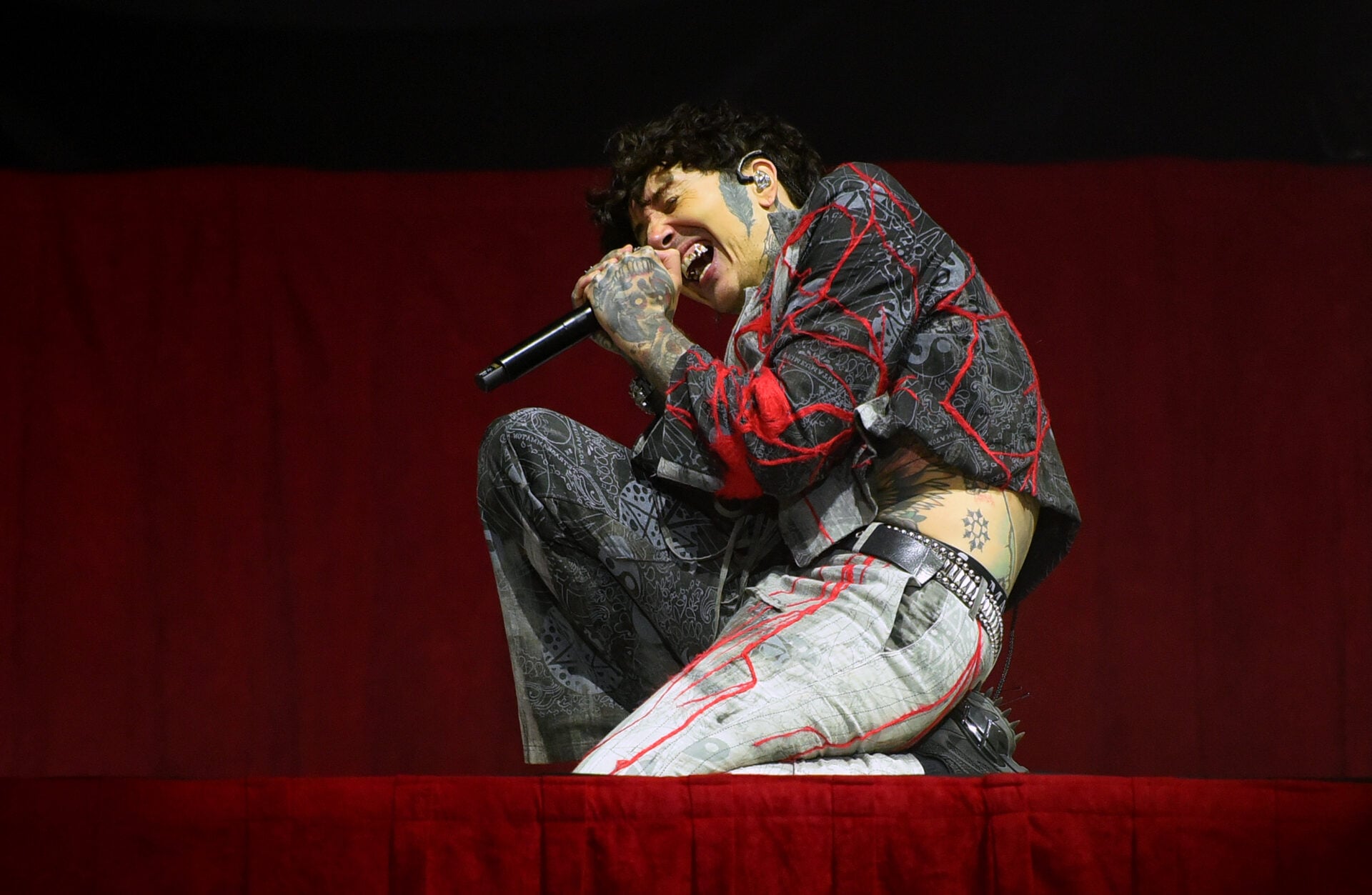 Bring Me the Horizon’s Oli Sykes Suffers Concussion After Fan Throws Phone Onstage