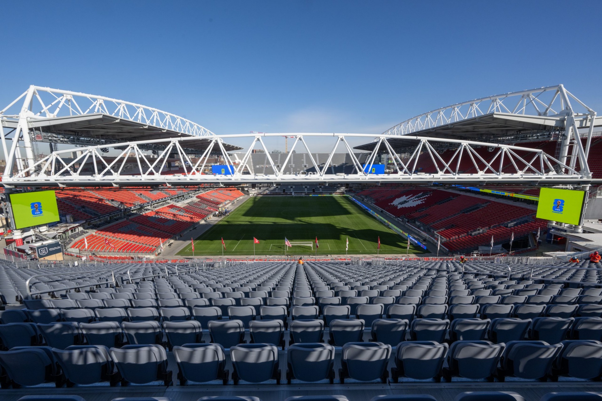ミュージック  Man  World 1st Stadium Live fC Q's With MLSE's Nick Eaves: Toronto Ready For World Cup (and