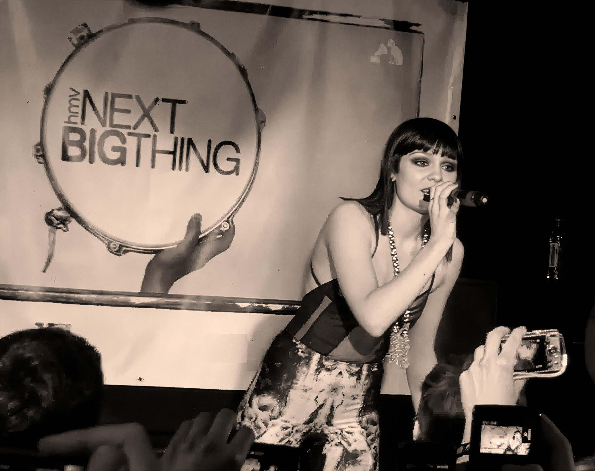 Jessie J Barfly 2.jpg