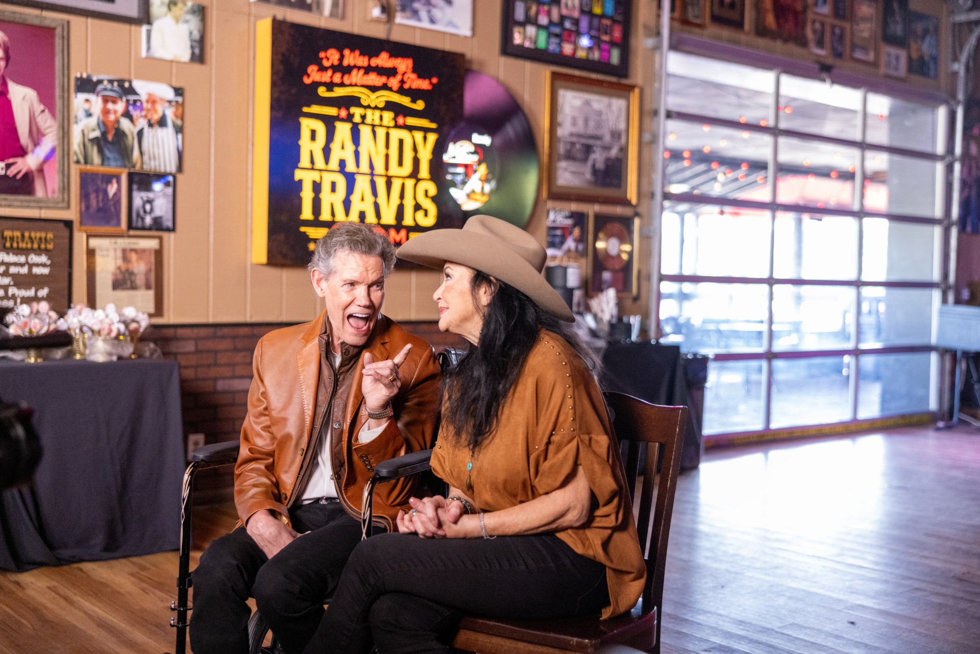 RandyTravis Maddie Ormand x Warner Records Nashville (11)