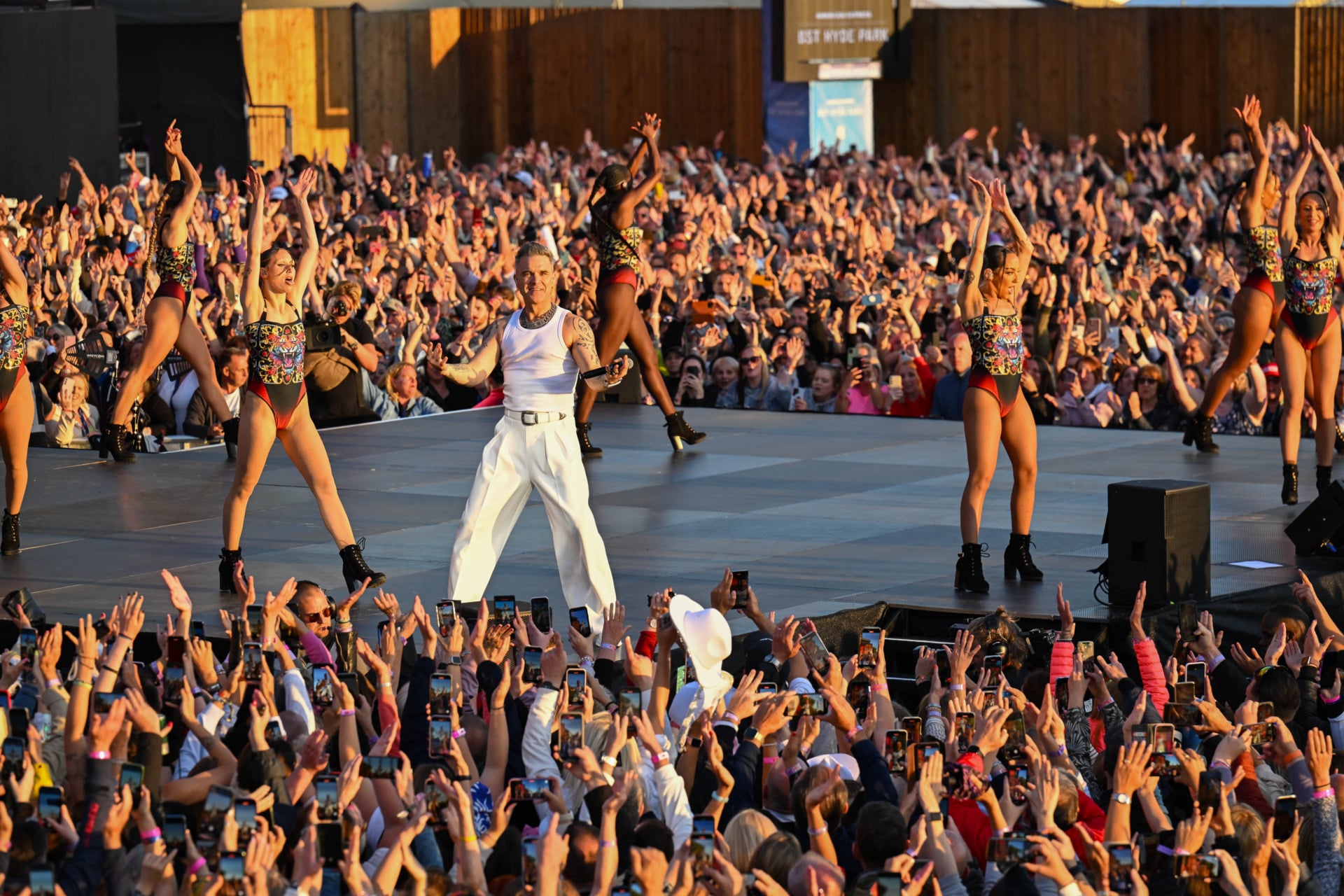 This Week In Signings: Robbie Williams, 98 Degrees, Bebe Rexha, The Linda Lindas