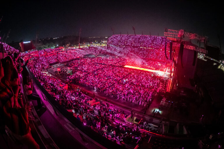 ShakiraSnapdragonStadiumAM 195[1]