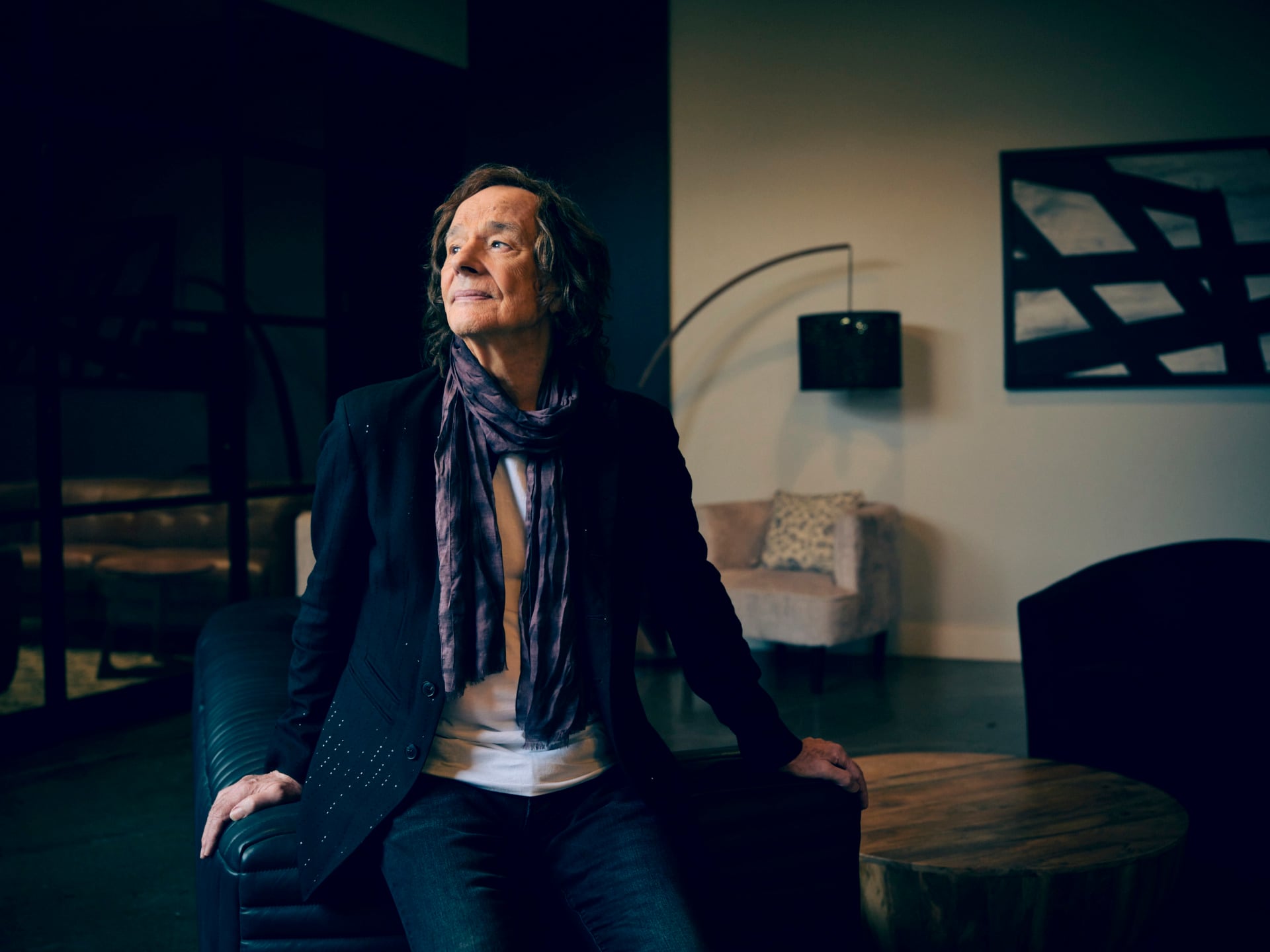 Colin Blunstone Discusses Solo Tour, Bus Incidents, and Zombie Fest