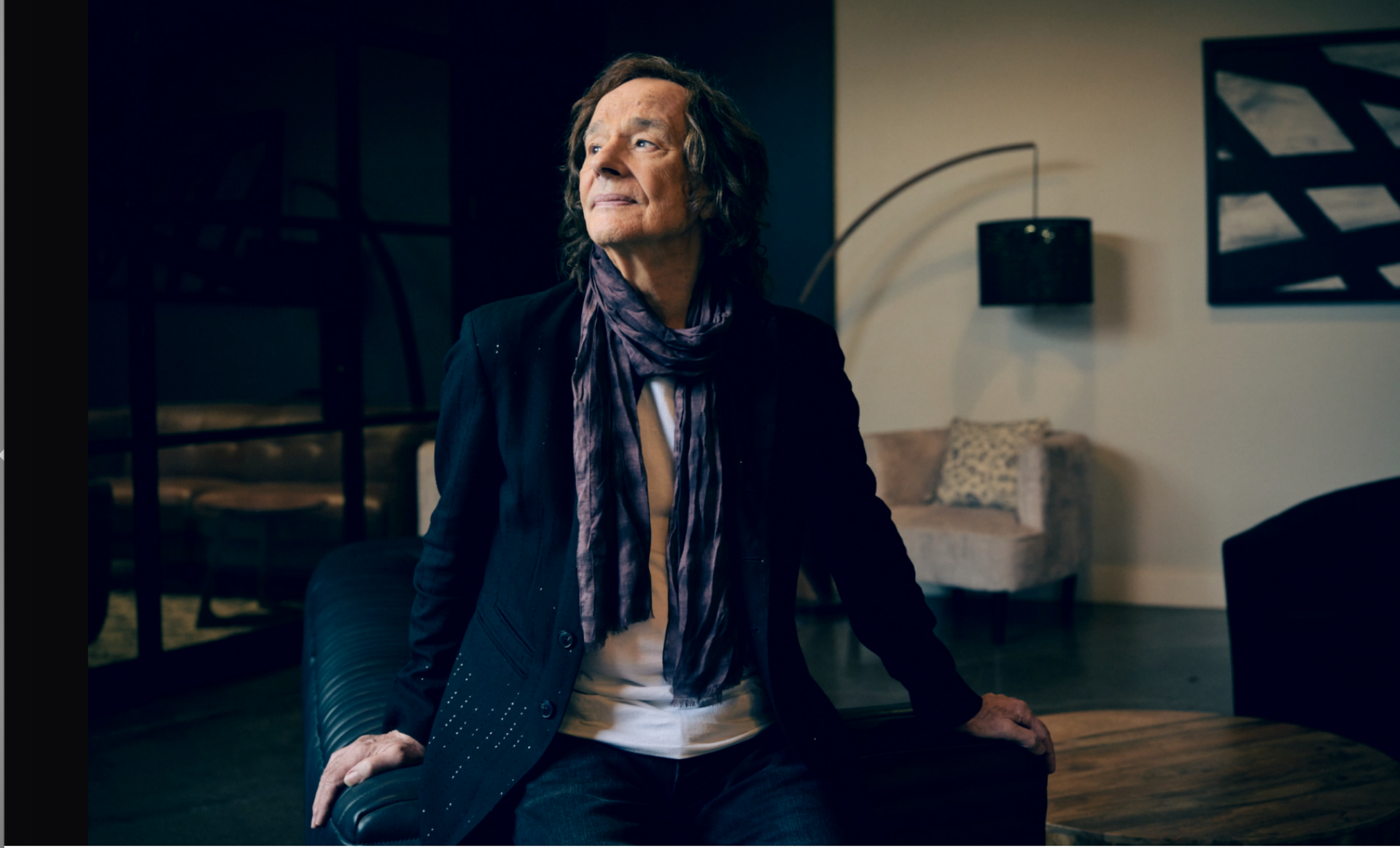 Colin Blunstone Discusses Solo Tour, Bus Mishaps, and Zombie Fest in New Q&A