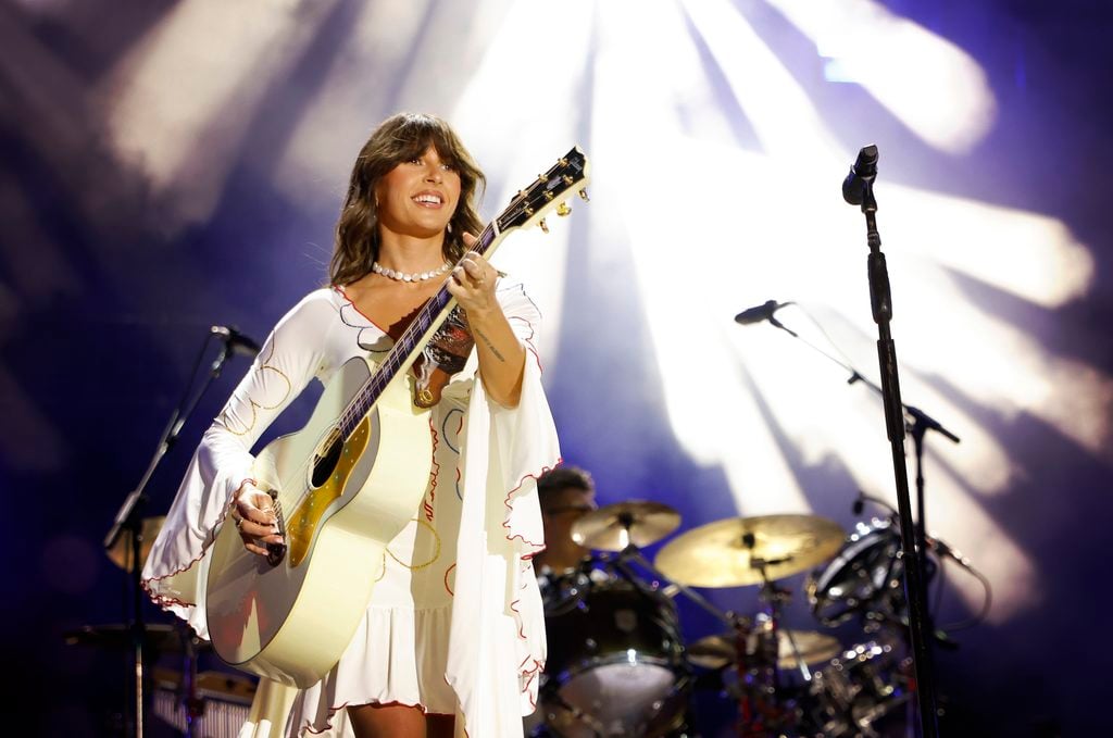 Weekend Disruptions &amp; Cancellations: Ella Langley, Barry Manilow, Art Garfunkel &amp; Head Trip Festival